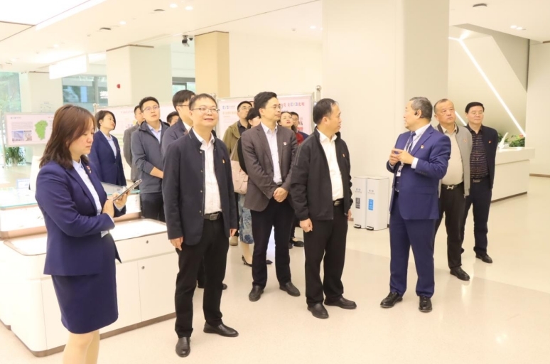 奈飞工厂
商学院开展党建共建仪式暨主题党日活动