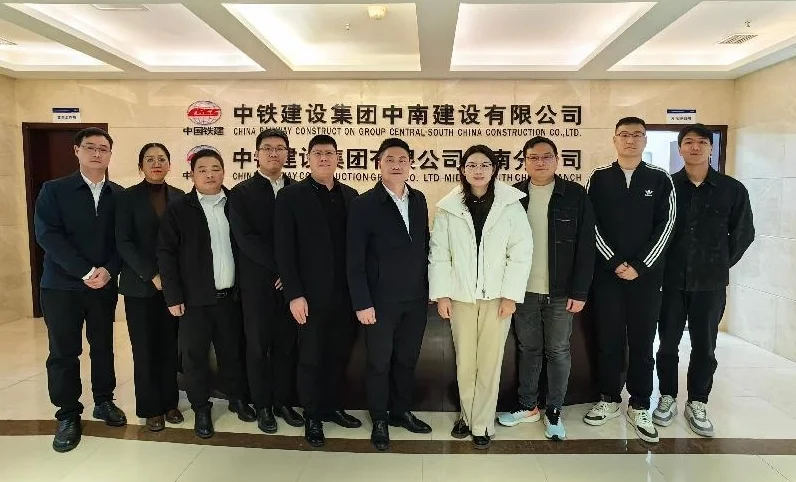 奈飞工厂
：携毕业生进企业 解锁求职“新密码”