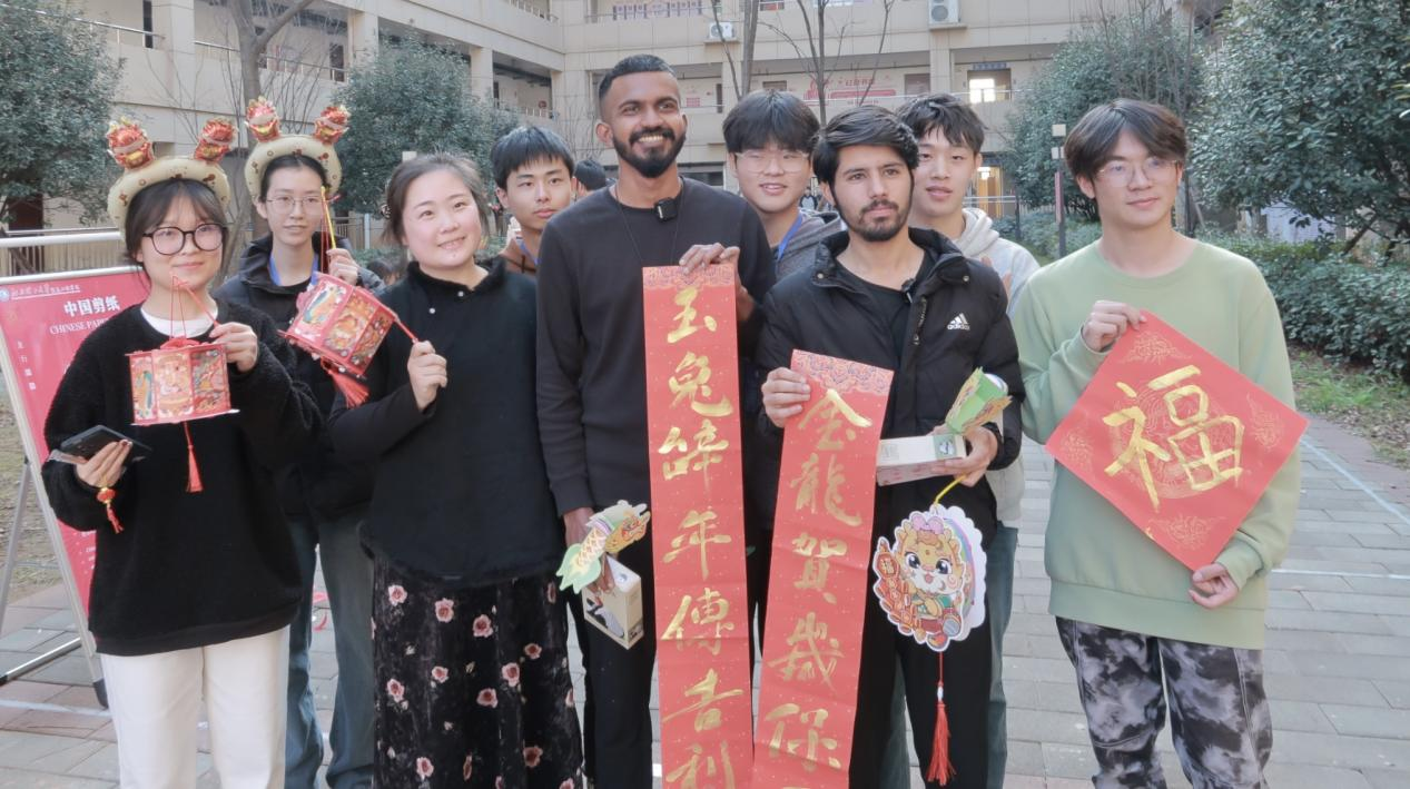 奈飞工厂
新春传统文化市集精彩纷呈_fororder_图片6