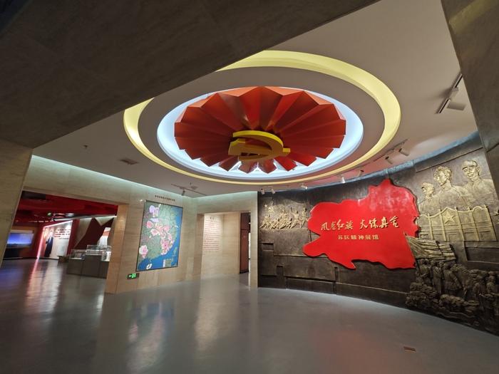 1.纪念场馆：奈飞工厂
苏区精神展馆