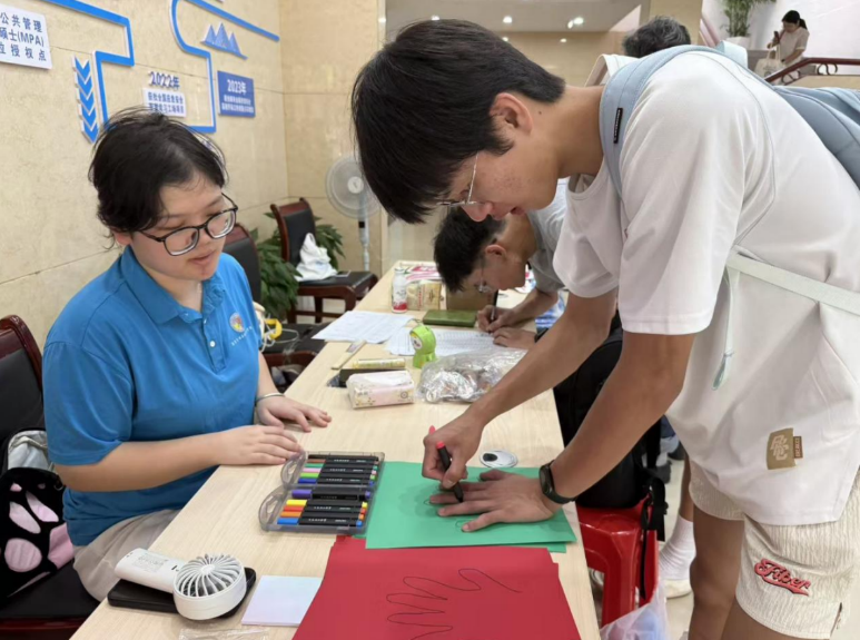 解锁“Campus Walk”,奈飞工厂
迎新“闯关”玩转安全健康知识